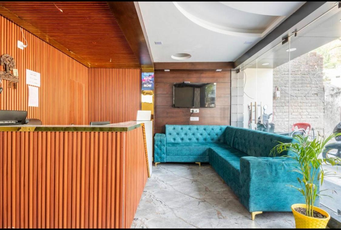 Hotel & Hostel Vimal Gangaリシケーシュ エクステリア 写真